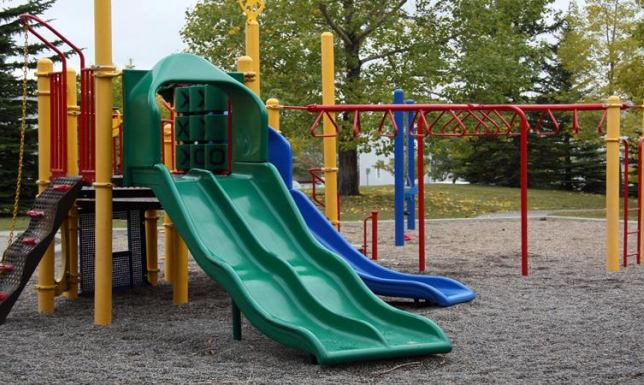 Place zabaw, siłownie i boiska zamknięte do odwołania