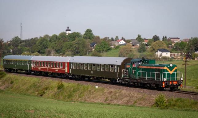 przejazd specjalnym pociągiem turystycznym RETRO "JAĆWIEŻ"