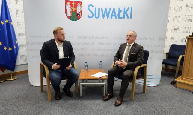 Co z odbiorem tekstyliów, Zielone Suwałki, na co prezydent zagłosuje w SBO? Videopodcast z Ratusza, rozmowa z prezydentem Suwałk