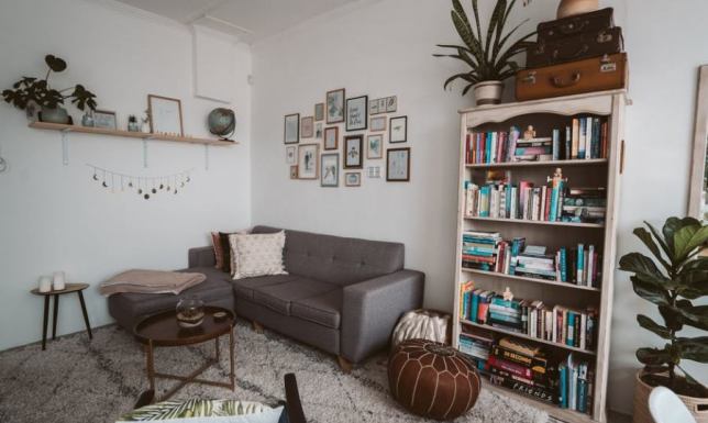 Półkotapczan czy kanapa do salonu?