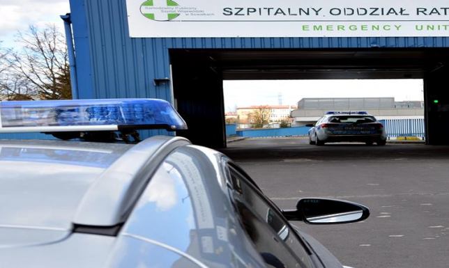 Do szpitala w eskorcie policji Do szpitala w eskorcie policji