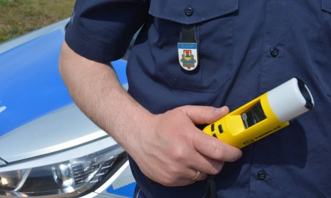 Nietrzeźwy 49-latek przyjechał do pracy w jednej z suwalskich firm autem