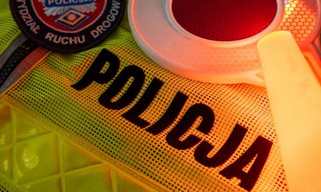 Pijany kierowca zatrzymał auto na drodze ekspresowej i poszedł spać 22-latek wsiadł za kierownicę po alkoholu i środkach odurzających