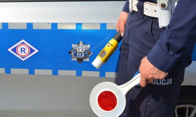 Suwalscy policjanci wyeliminowali z ruchu drogowego dwóch nietrzeźwych kierowców
