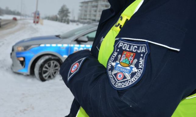 Suwalscy policjanci zatrzymali do kontroli Opla
