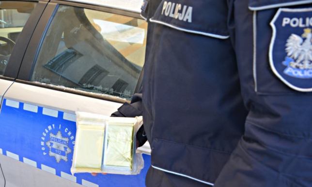 Dzięki czujności mundurowych 37-latek trafił do szpitala