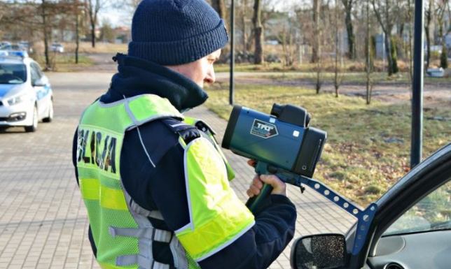 Suwalscy policjanci zatrzymali prawo jazdy 37-latkowi