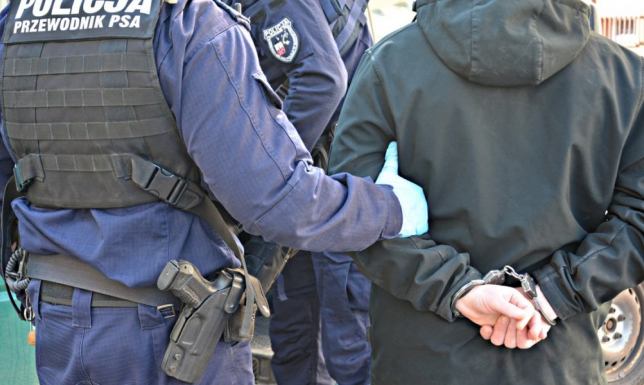 Suwalscy kryminalni zatrzymali 31-latka podejrzanego o kradzieże sklepowe