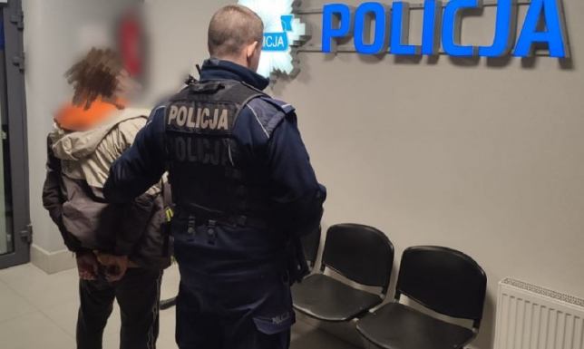 27-latek podpalił brata i wzniecił pożar zatrzymali 27-latka podejrzewanego o podpalenie swojego brata
