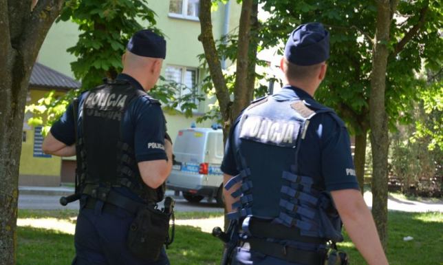 Prosto z ulicy trafił do zakładu karnego, bo był poszukiwany do odbycia kary.