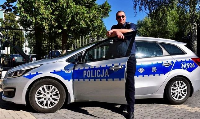 Policjant z Suwałk uratował życie czterolatka Policjant wyciągnął tonące dziecko z wody
