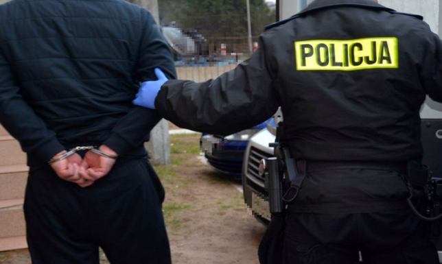 Wpadło trzech poszukiwanych mężczyzn