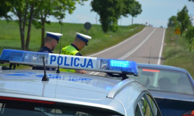 policjanci zatrzymali 49 i 67-latka, którzy kierowali pod wpływem alkoholu