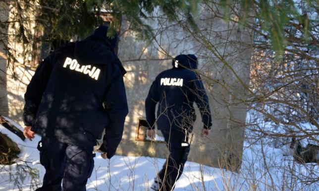 Suwalscy policjanci każdego dnia sprawdzają pustostany