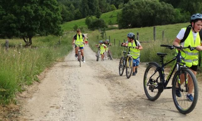 Dzieci i młodzież ze Szkoły Podstawowej w Słobódce wakacje spędzają aktywnie Od lipca uczniowie Szkoły Podstawowej w Słobódce brali udział w półkoloniach