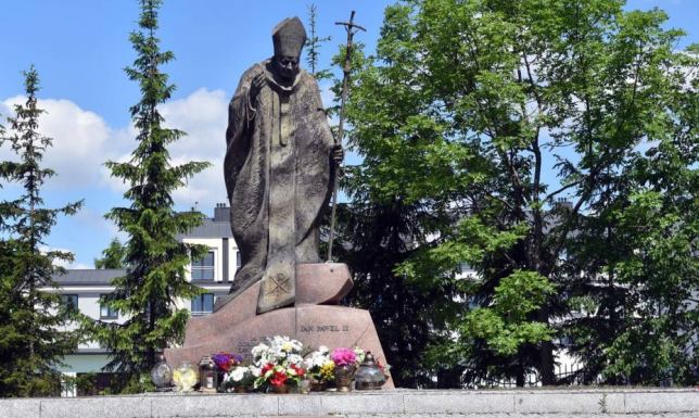 Stanowisko Rady Miasta Suwałki w sprawie ataków na papieża