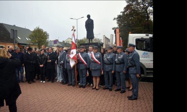 "Pomnik wykonany, a pieniędzy nie ma" pomnik Aleksandry Piłsudskiej nie zostanie odsłonięty w mieście 12. grudnia