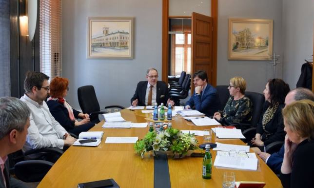 potkanie z pracownikami Urzędu oraz miejskich jednostek koordynujących pomoc Ukraińcom