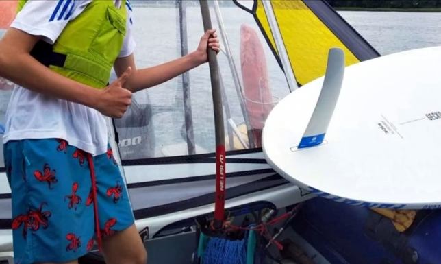 Patrol wodnej policji pomógł windsurferowi