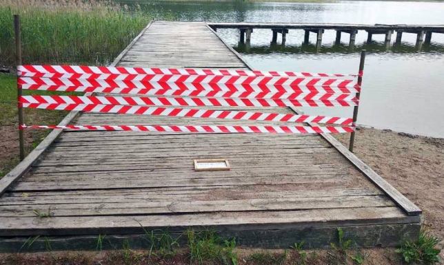 Rozbiorą pomost na plaży w Krzywem