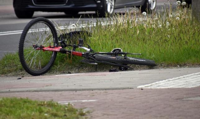 Potrącenie rowerzysty na skrzyżowaniu ulic Szczęsnowicza i Pułaskiego