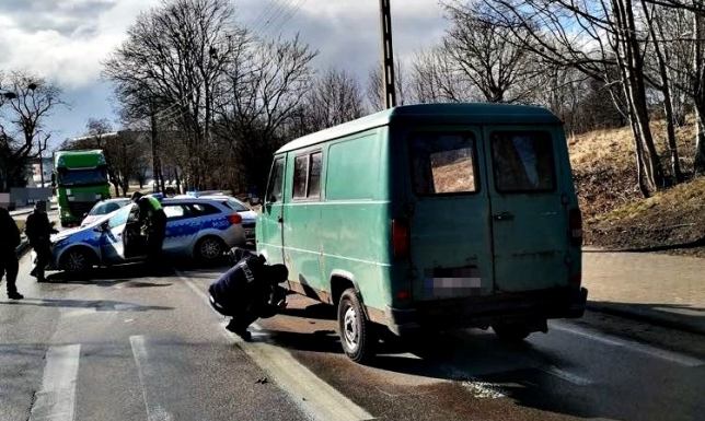 Mężczyzna potrącony na pasach na ulicy Kolejowej w Suwałkach