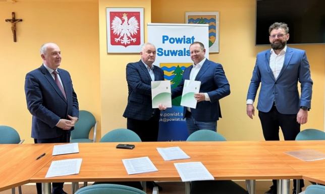 Umowa na trzy inwestycje drogowe w powiecie Wiżajny – Ejszeryszki – Rutka Tartak; Dowspuda – Kurianki oraz Filipów – Przerośl