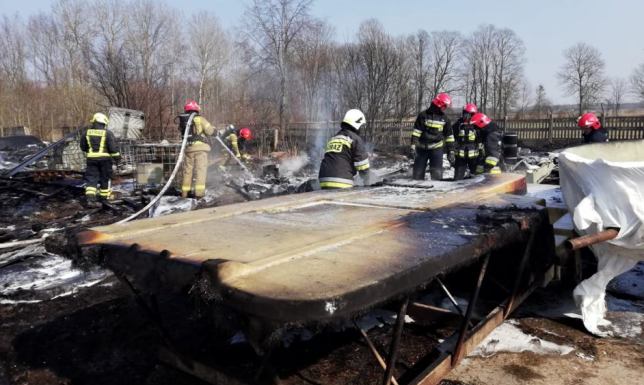 Pożar hali produkcyjnej i domku letniskowego Do dwóch pożarów doszło w minioną sobotę (27.03) w powiecie Augustowskim