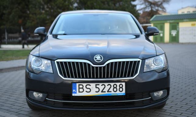 Druga próba sprzedaży prezydenckiego samochodu Cena wywoławcza z 30 tysięcy złotych spadła do 27 tys. zł