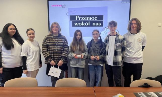 Edukacja i profilaktyka o walce z przemocą Projekt "Przerwij Milczenie", którego celem jest walka z przemocą