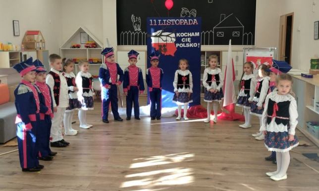 Przedszkole nr 8 koncert z okazji dnia niepodległości