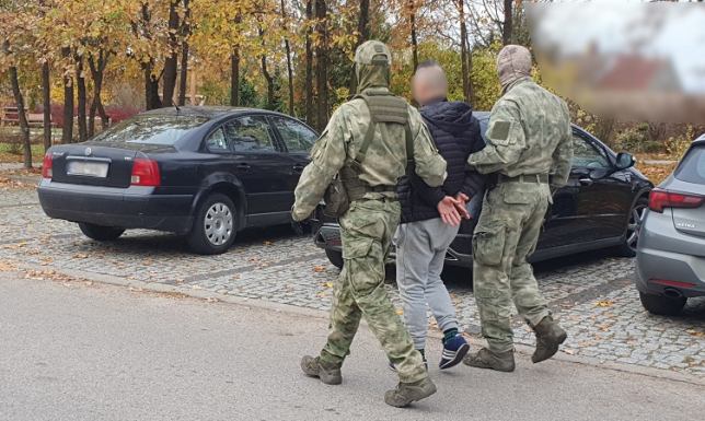 Ucieczka, pościg, strzały i areszt