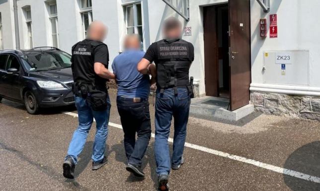 Zatrzymania w sprawie największego w historii przemytu papierosów do Polski przemyt papierosów z Białorusi do Polski, grupa przestępcza