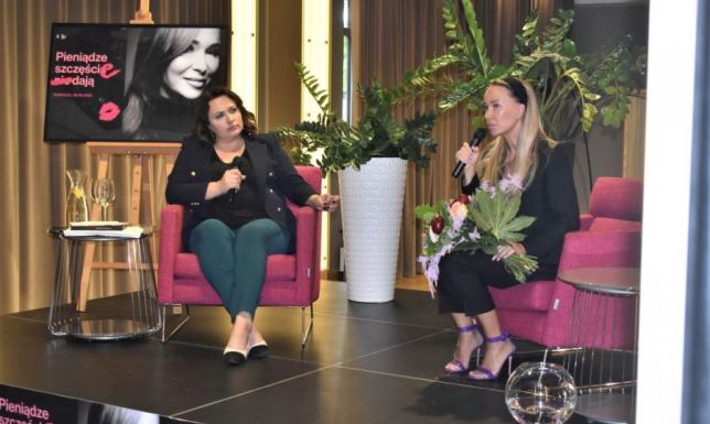 Joanna Przetakiewicz  "Pieniądze szczęście dają" 