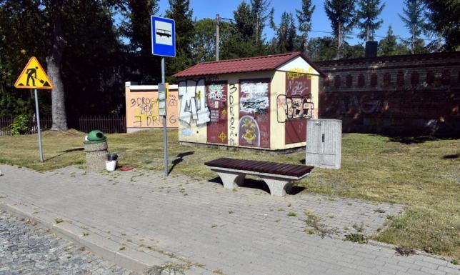  doposażenie przystanków komunikacji miejskiej na ulicy Filipowskiej