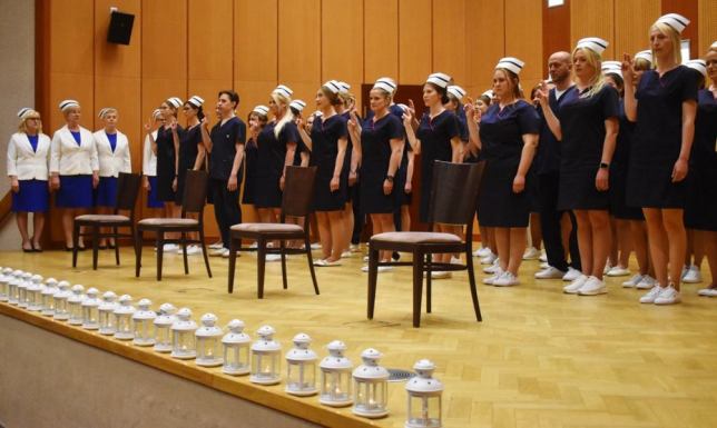 Ceremonia czepkowania w Państwowej Uczelni Zawodowej