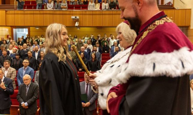 Niemal 20 kierunków do wyboru, bezpłatne studia, dwa tryby do wyboru