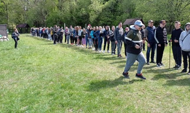 Wiosenny Integracyjny Rajdu Nordic Walking Doskonalili umiejętności w technice poruszania się z kijami nordic walking