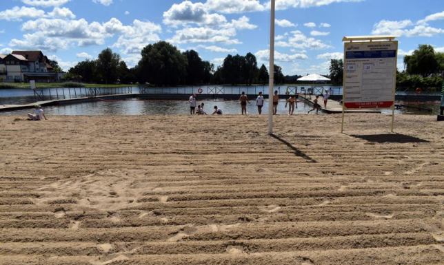 od 1. lipca można bezpiecznie kąpać się nad Zalewem Arkadia w Suwałkach