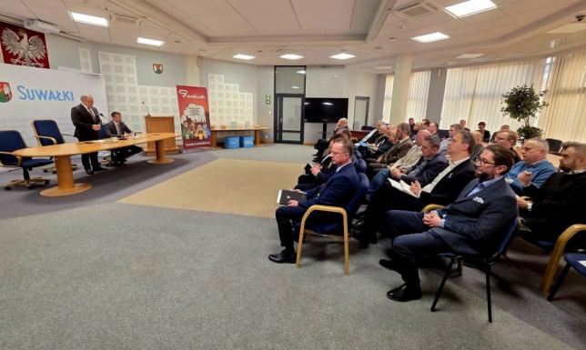 spotkanie prezydenta z przedstawicielami suwalskich służb