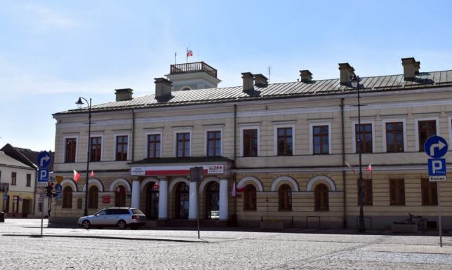 Melodia Roty popłynie z wieży suwalskiego Ratusza