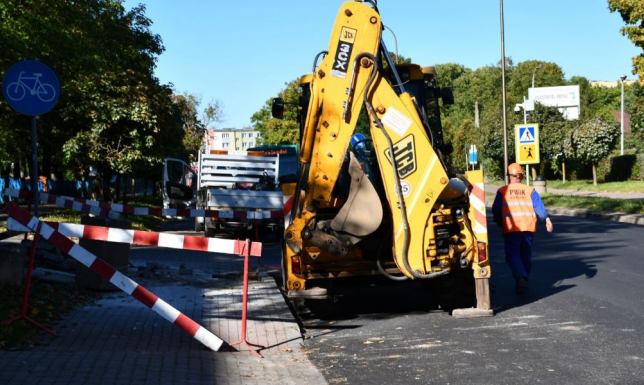 Utrudnienia w ruchu związane z wykonywaniem warstwy ścieralnej jezdni
