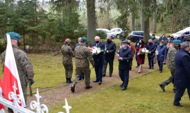 Uroczystości upamiętniające 13 członków Tymczasowej Rady Ziemi Suwalskiej
