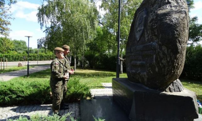 w celu upamiętnienia 79. rocznicy wybuchu Powstania Warszawskiego