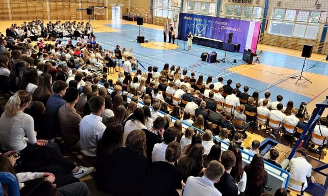 Dzieci i młodzież rozpoczynają wakacje Uroczyste zakończenie roku szkolnego 2024/2025