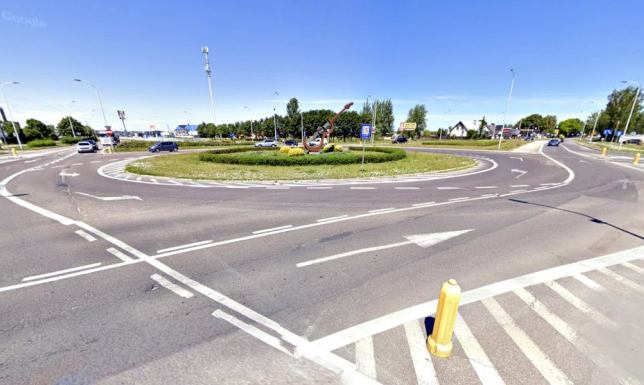 rondo u zbiegu ulic Pułaskiego, Armii Krajowej i Rotmistrza Witolda Pileckiego