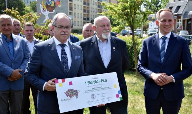 dotacje z Funduszu Wsparcia Gmin i Powiatów województwa podlaskiego