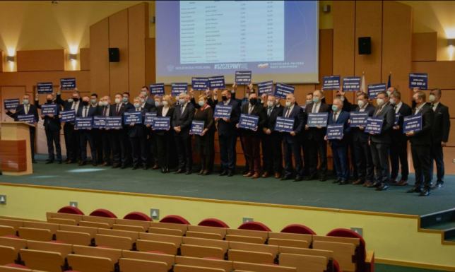 Nagrodzono gminy, które zanotowały najwyższy wzrost poziomu zaszczepienia