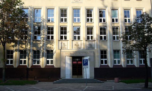 Zabójstwo konkubenta w Suwałkach - kara zmniejszona o dwa lata wyrok w sprawie kobiety oskarżonej o zabójstwo konkubenta w Suwałkach