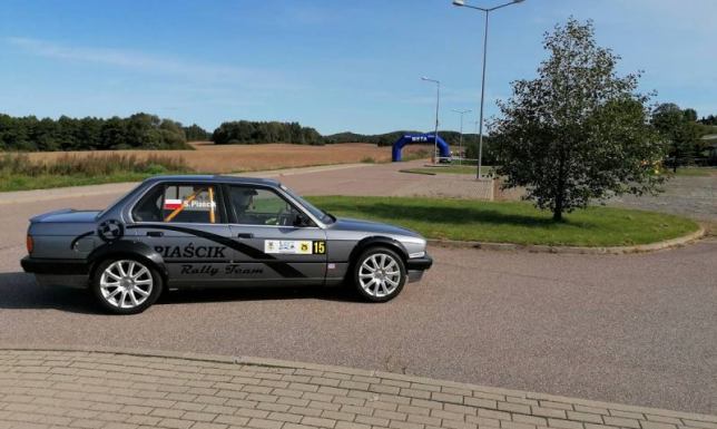 Ryk silników i zapach spalin w WOSiR Szelment  Samochodowe Mistrzostwa Suwałk